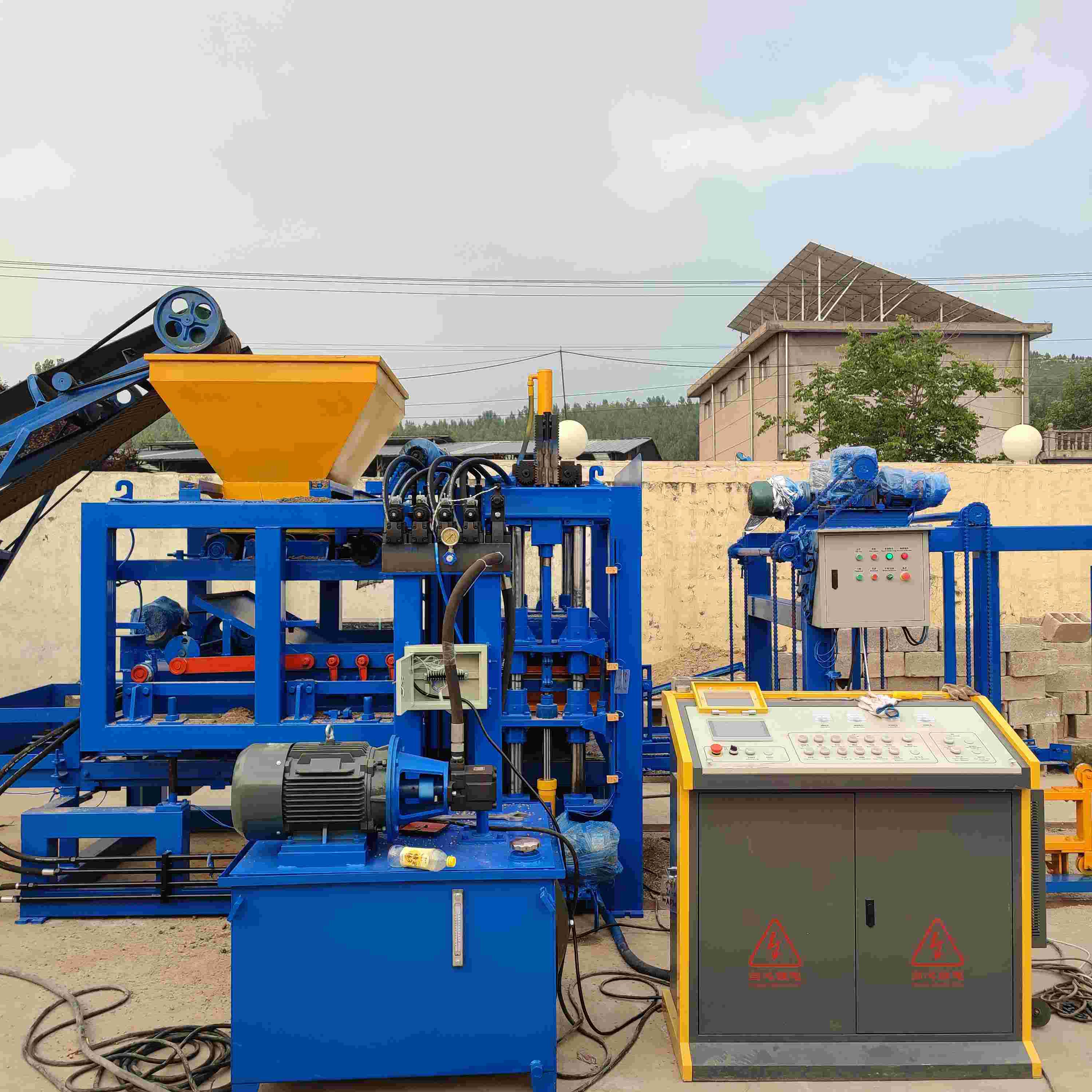 QT4-18 automatic concrete block molding machine paver interlock brick making machine for sale