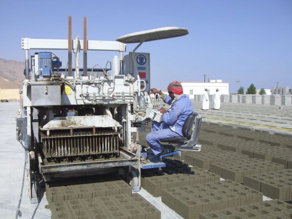 automatic moving brick making machine