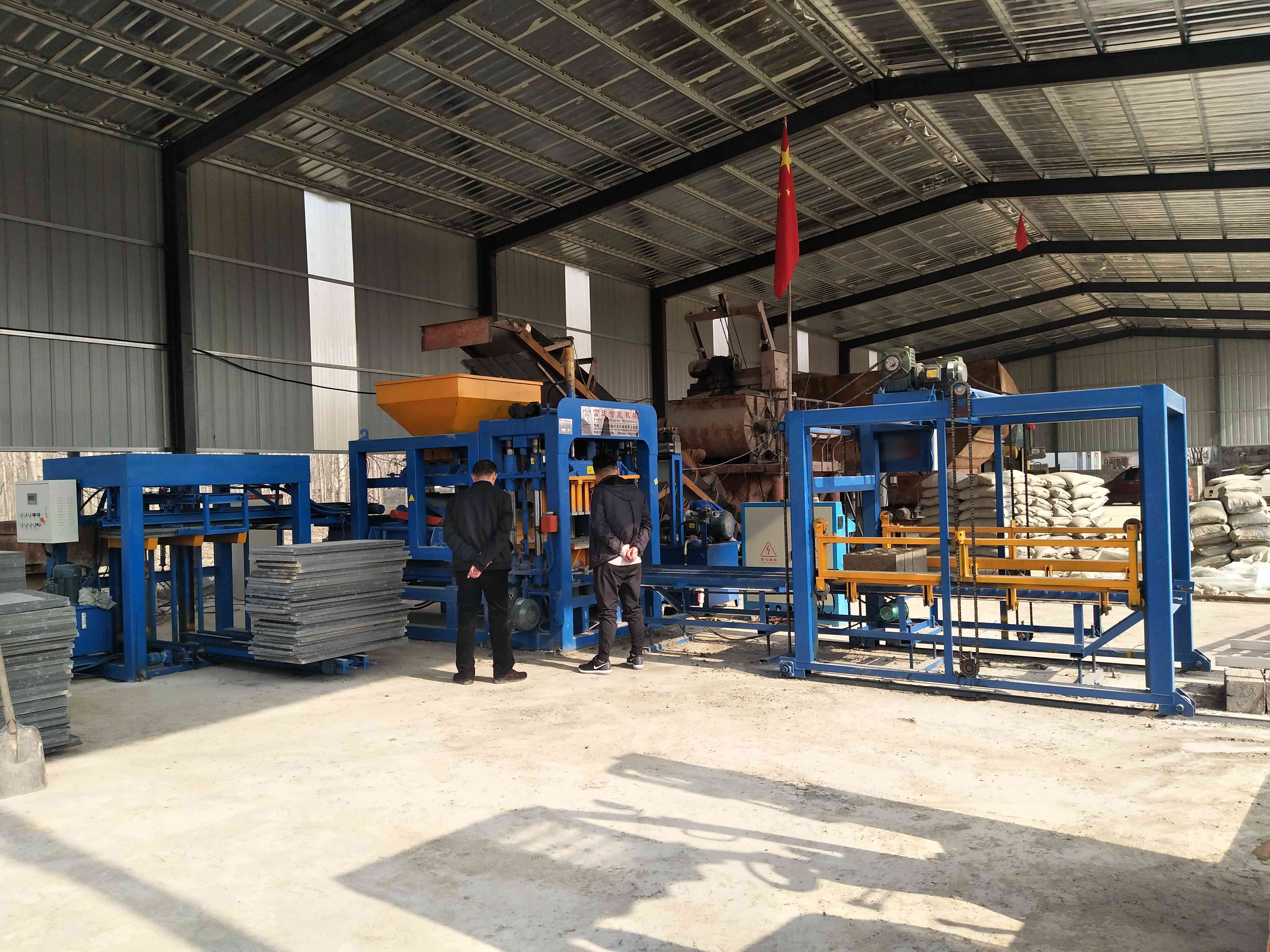 QT4-15 Fully Automatic Concrete Cinder Hollow Block Making Machine Cement Brick Machine Manufacture