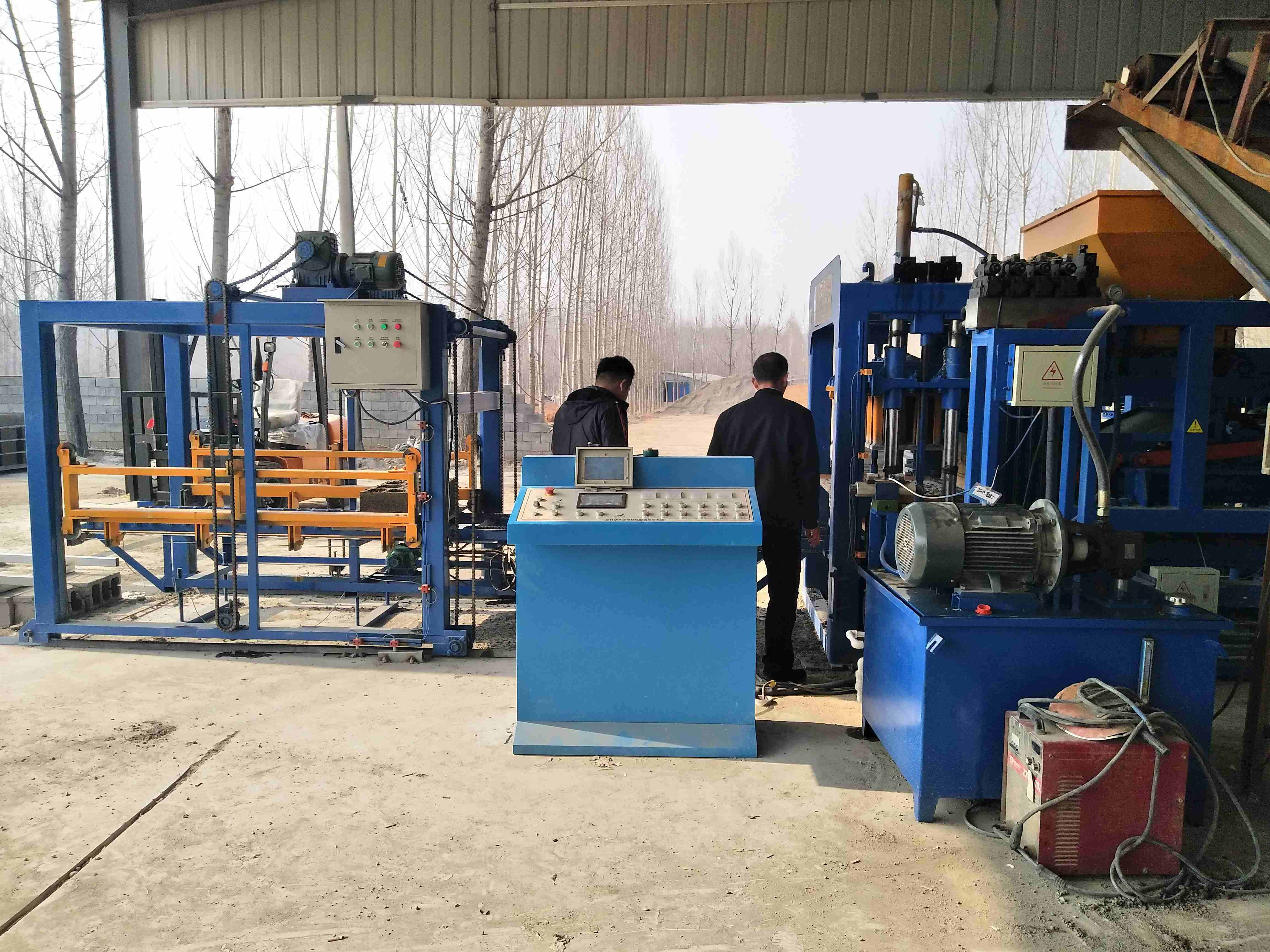 QT4-15 Fully Automatic Concrete Cinder Hollow Block Making Machine Cement Brick Machine Manufacture