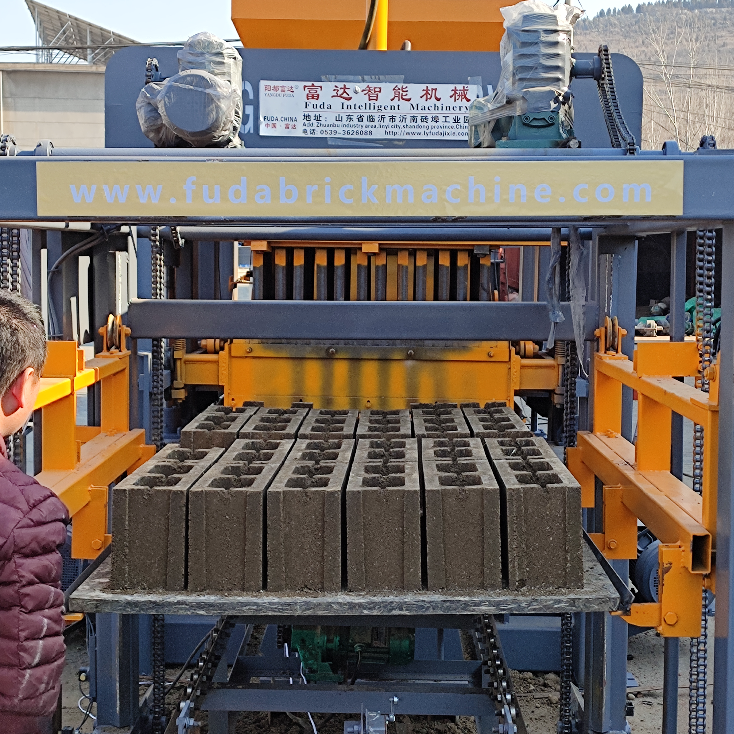 QT10-15 Fully Automatic Concrete Block Machinery Cement Interlocking Brick Making Machine