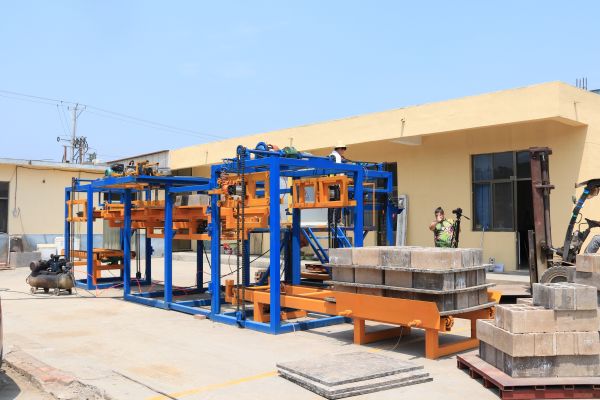 automatic block stacking machine