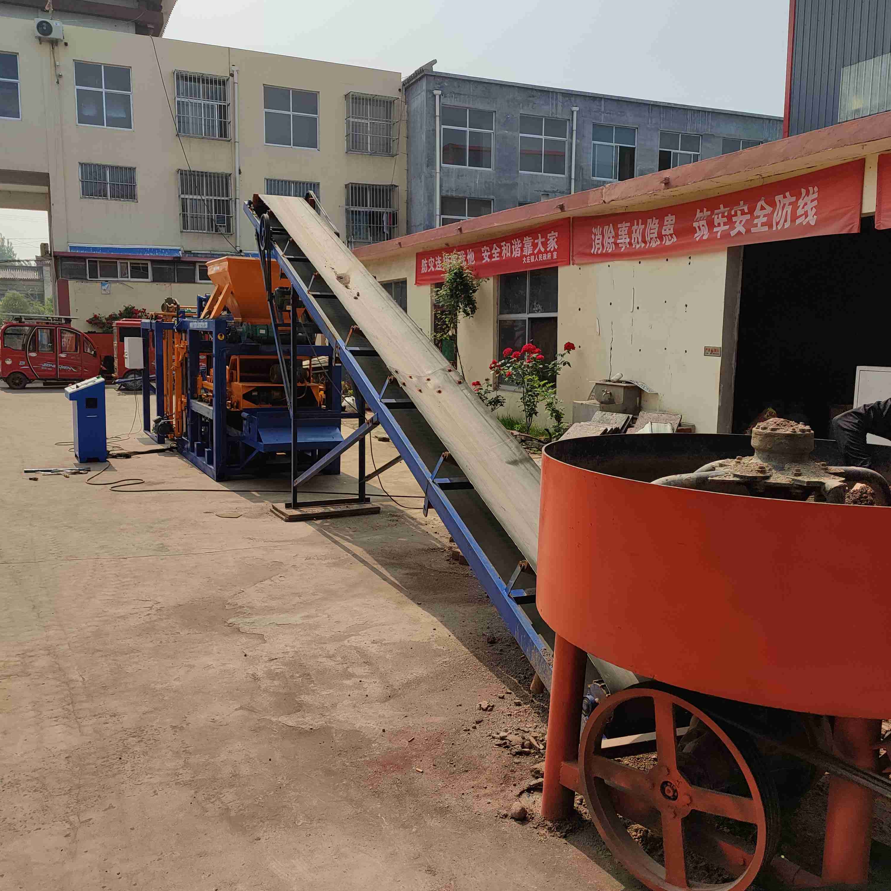 QT4-25 small solid brick making machine hollow blcok molding machine supplier in China