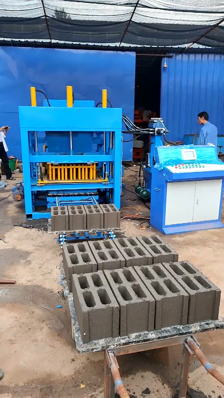 qt4-25 hydraulic block machine (5).mp4_20210810_152357.511 - 副本