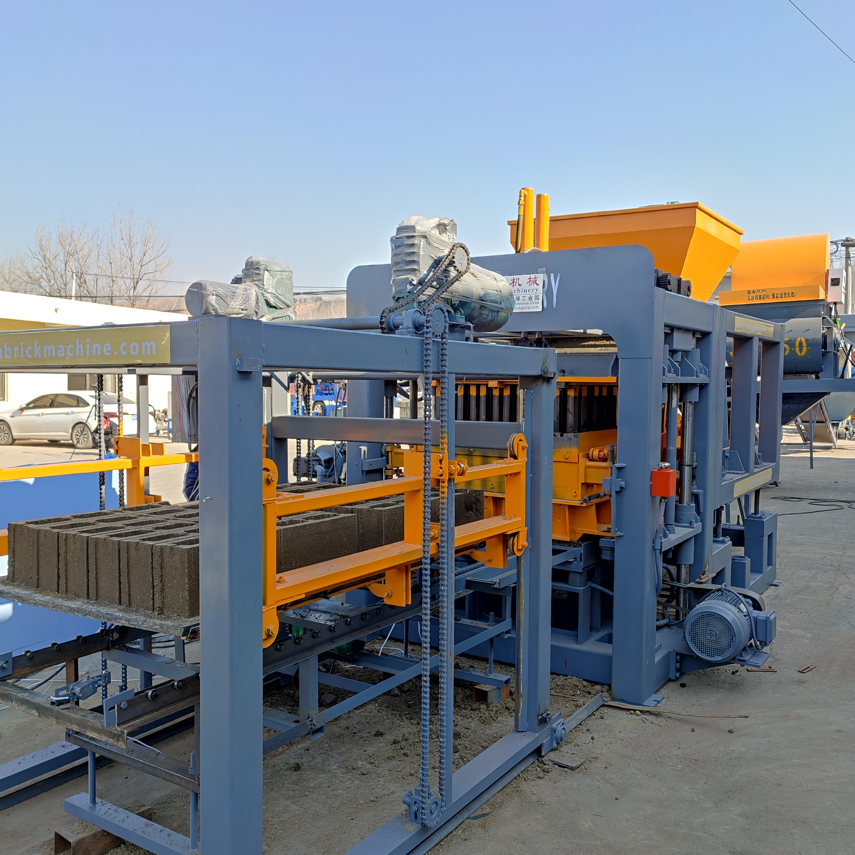 QT10-15 Fully Automatic Concrete Block Machinery Cement Interlocking Brick Making Machine