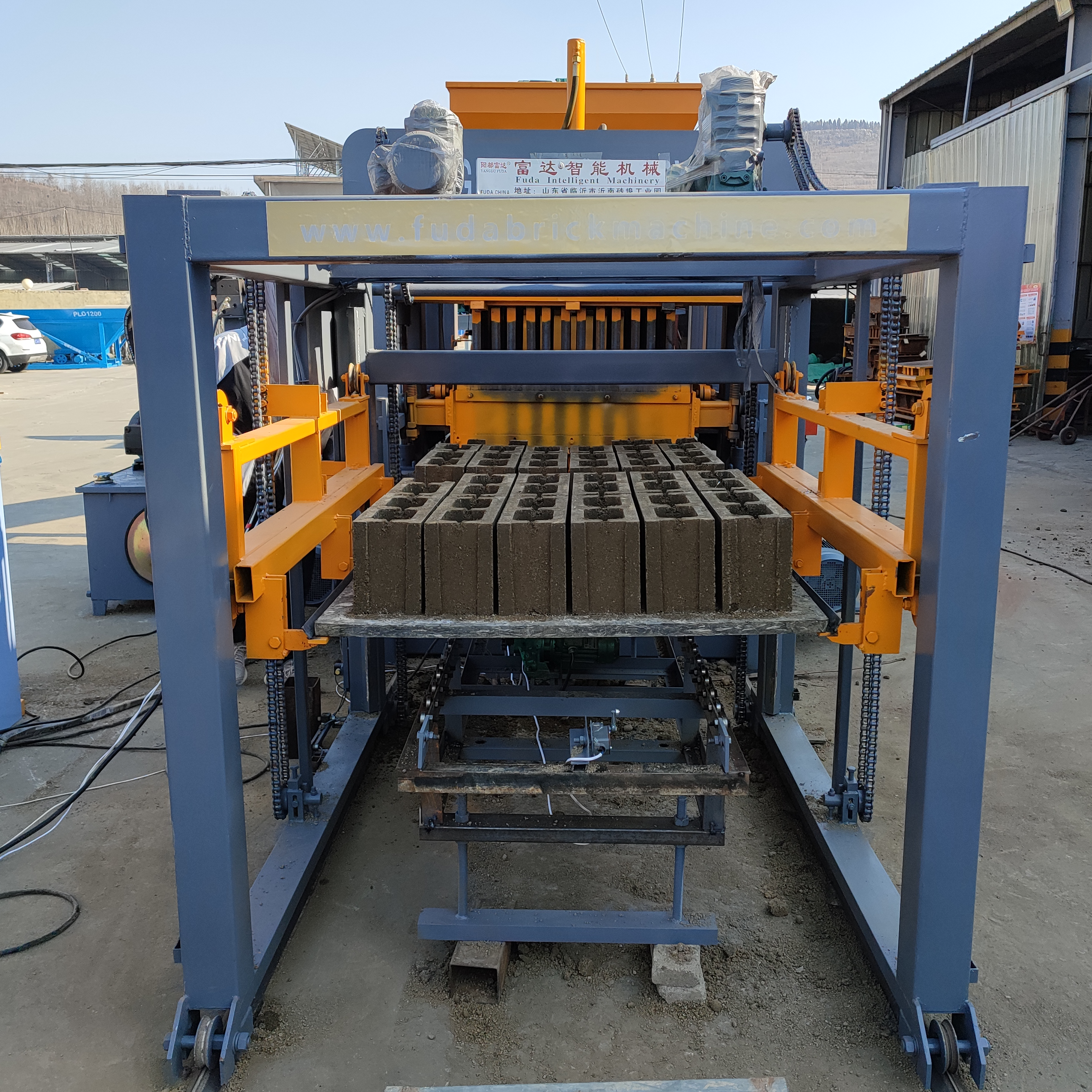 QT10-15 Fully Automatic Concrete Block Machinery Cement Interlocking Brick Making Machine